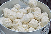 Kangra Valley - selling tibetan food on the streets of Mcleod Ganj 